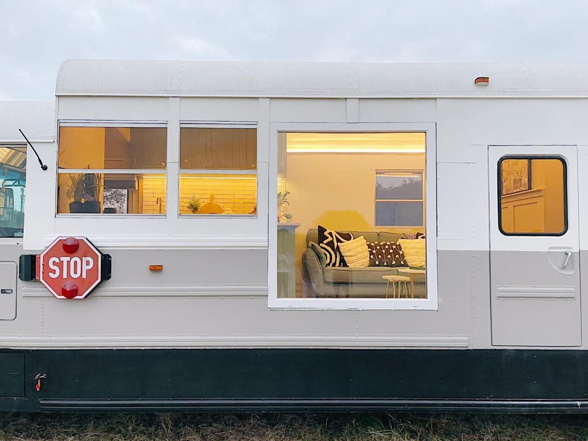 American School Bus Retreat With Hot Tub In Sussex Meadow Uckfield Exterior photo