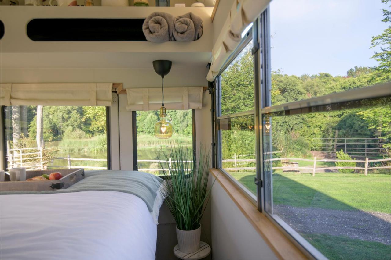 American School Bus Retreat With Hot Tub In Sussex Meadow Uckfield Exterior photo